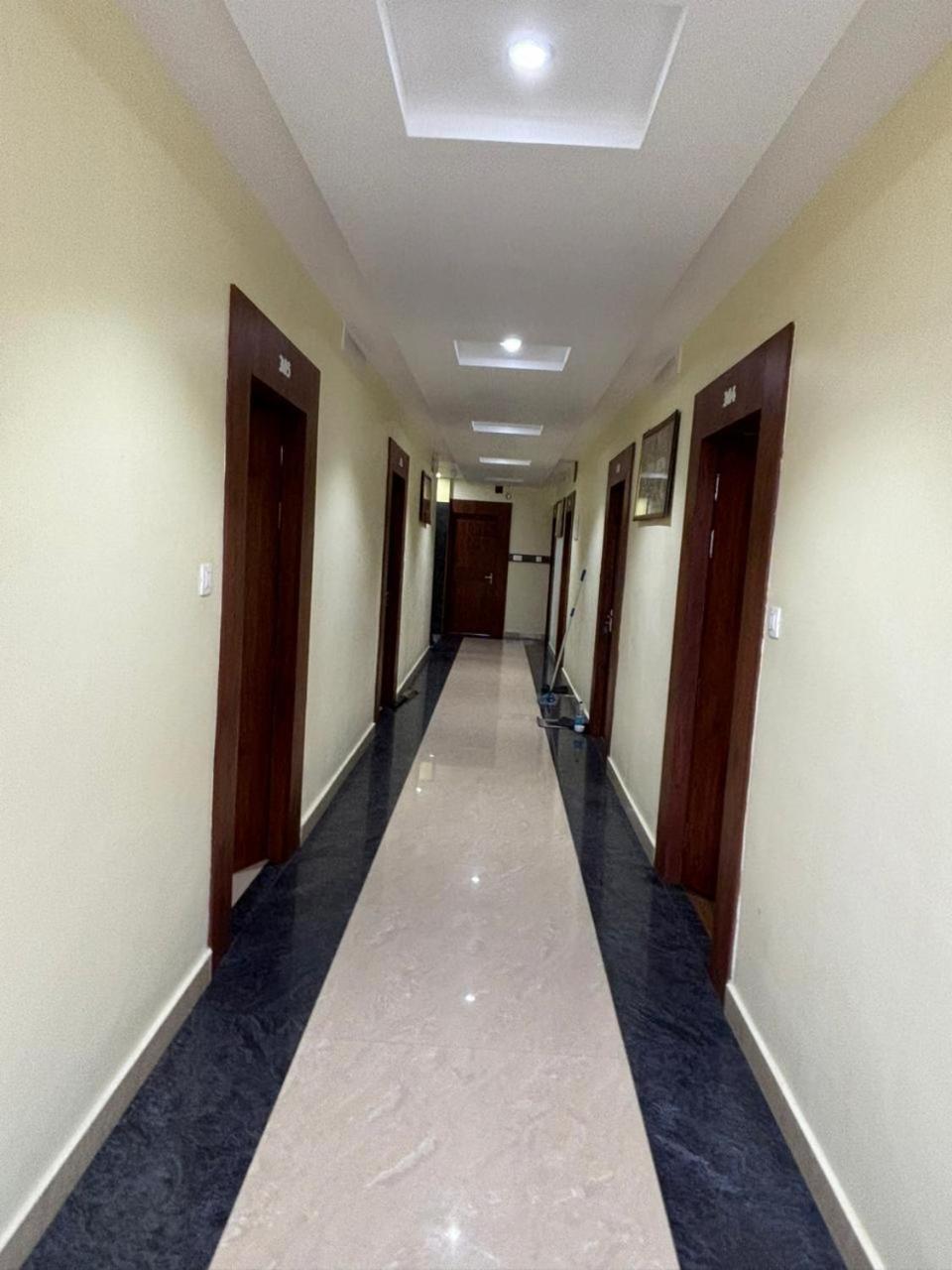 Hotel Omkareshwar Inn Deoghar Extérieur photo