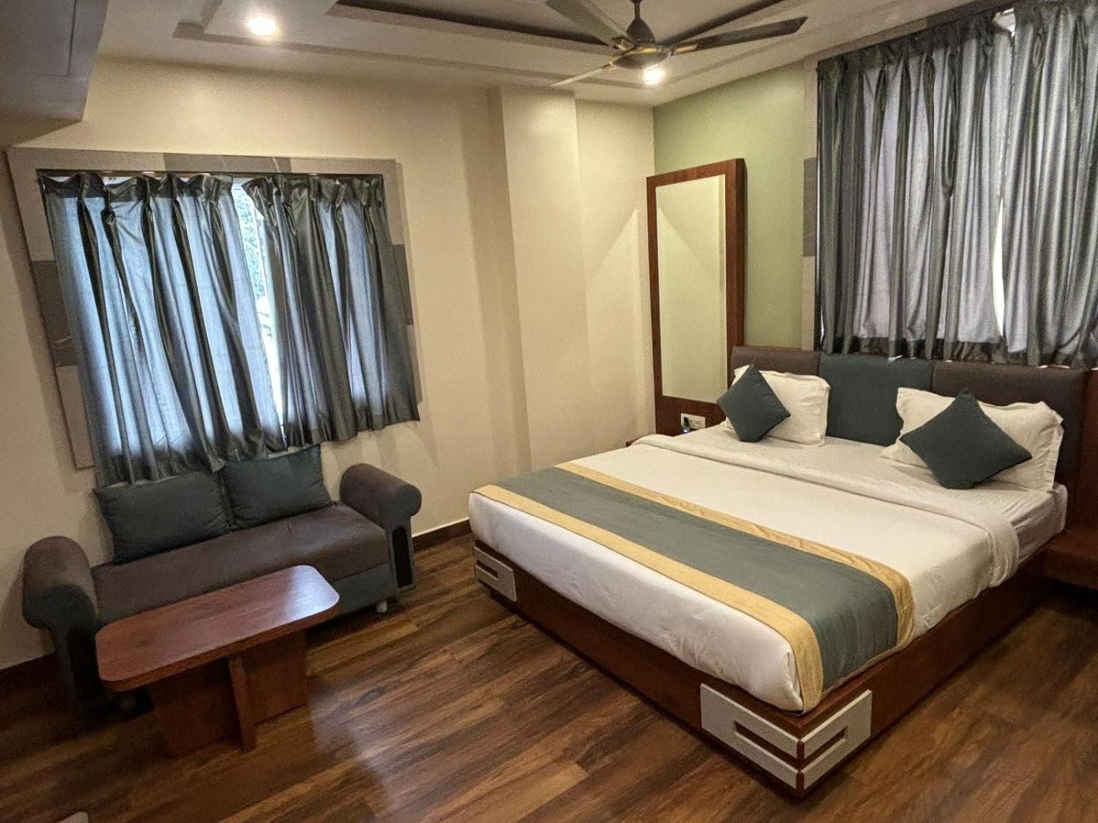 Hotel Omkareshwar Inn Deoghar Extérieur photo