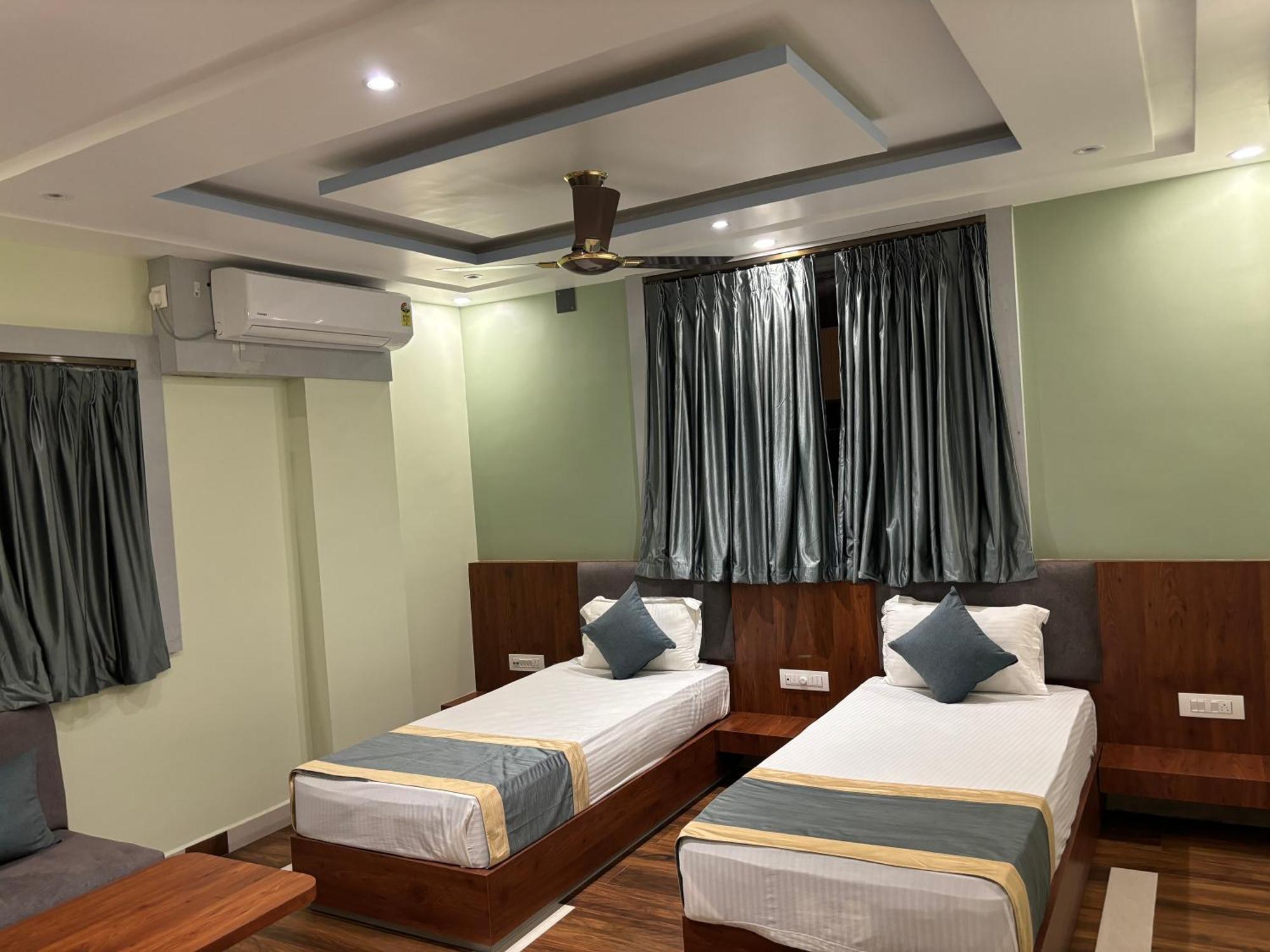 Hotel Omkareshwar Inn Deoghar Extérieur photo