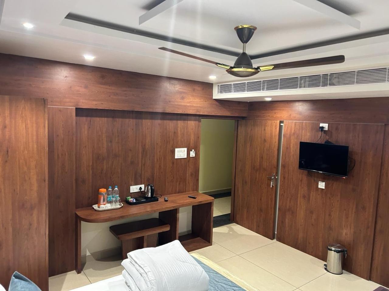 Hotel Omkareshwar Inn Deoghar Extérieur photo