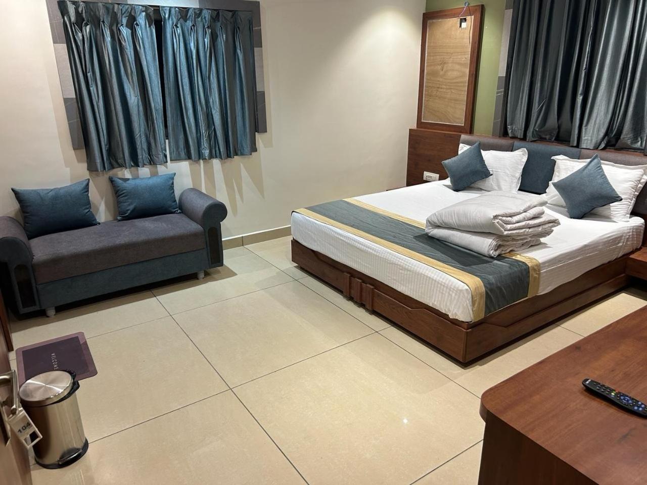 Hotel Omkareshwar Inn Deoghar Extérieur photo