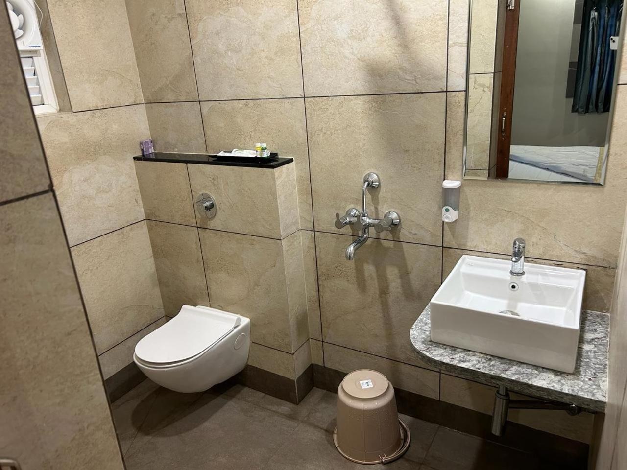 Hotel Omkareshwar Inn Deoghar Extérieur photo
